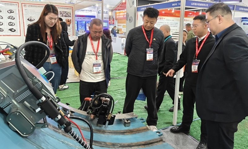 Chengdu Xiongu Showcases Core Intelligent Welding Equipment at Nyingchi Engineering Expo